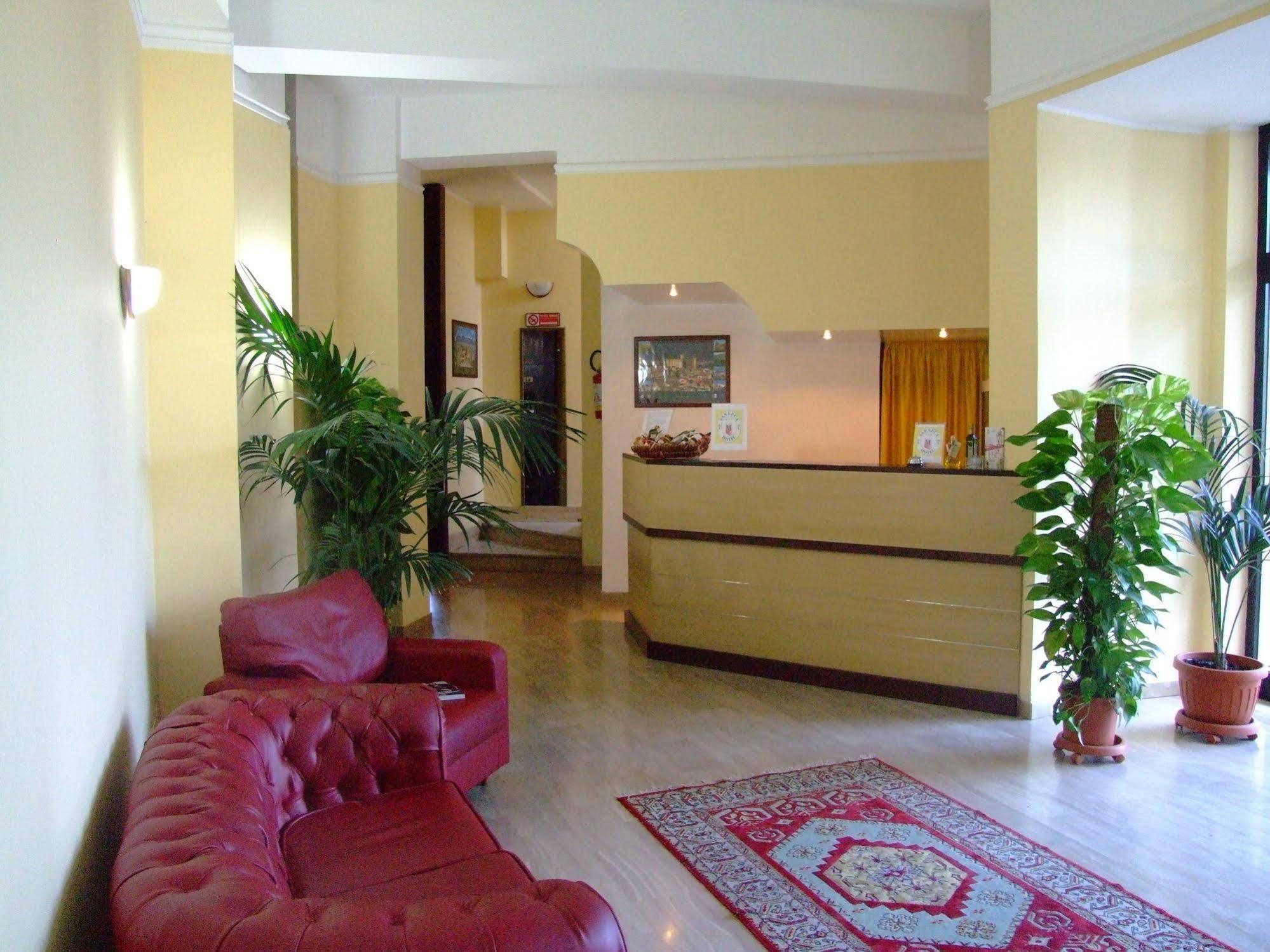 Hotel San Luca Россано Экстерьер фото