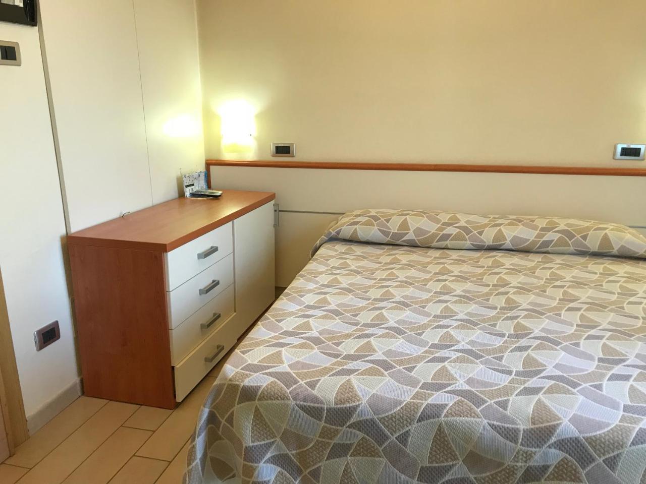 Hotel San Luca Россано Экстерьер фото